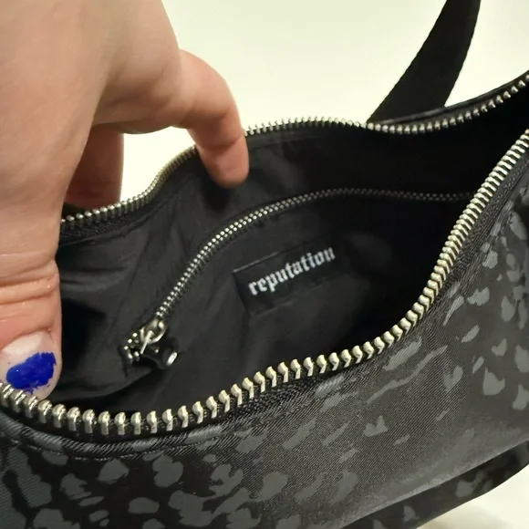 Taylor Swift Reputation Album Shoulder Bag - Picture 6 of 6
